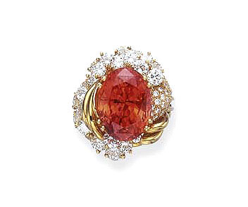 Figure 4. Simply magnificent In 2005, this 20.84-carat padparadscha sapphire fetched US$18,000 per carat at auction.