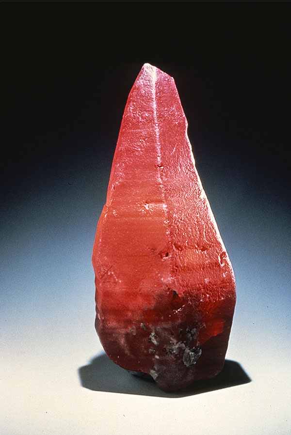 Figure 3. This 1126-ct. crystal was cited by Robert Crowningshield as representing the ideal color of padparadscha.